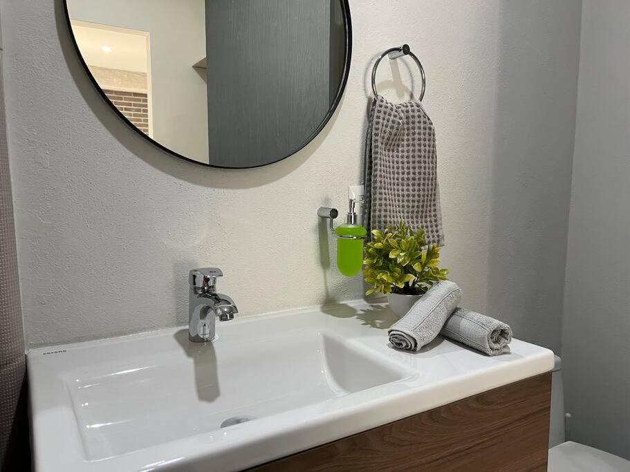 Depa Boho Al Sur Pet Friendly Piscina Gym Sala De Cine Lägenhet Guadalajara Exteriör bild