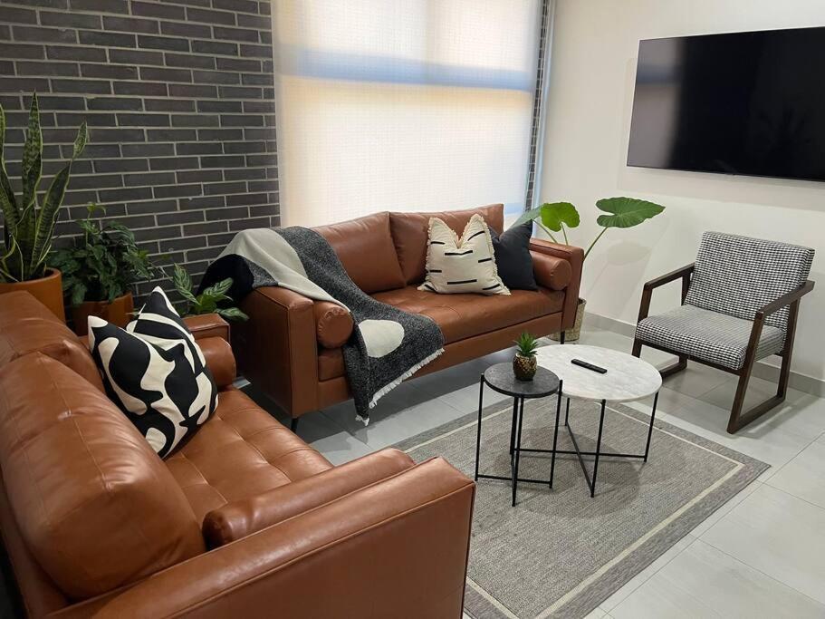 Depa Boho Al Sur Pet Friendly Piscina Gym Sala De Cine Lägenhet Guadalajara Exteriör bild